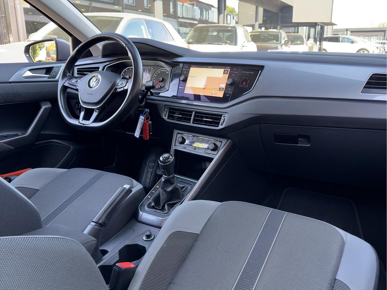 Volkswagen POLO 1.0 TSI R-LINE HIGHLINE. NAVI AIRCO PARKPILOT APPLE-CARPLAY LED LMV PDC