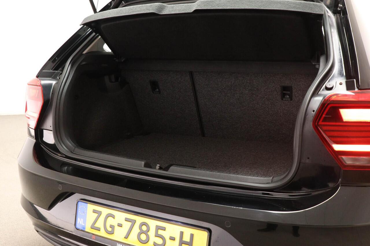 Volkswagen POLO 1.0 TSI Comfortline | Parkeersensoren V+A | Navigatie | Cruise Control | DAB+