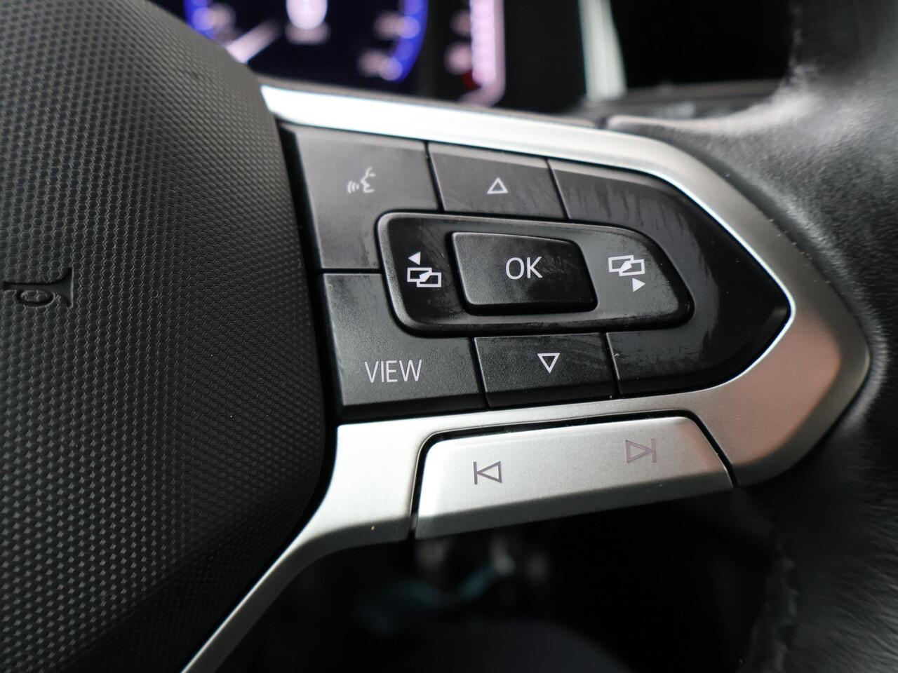 Volkswagen POLO 1.0 TSI R-Line | 95 PK | Multifunctioneel stuurwiel | Cruisecontrol | Achteruitrij camera |