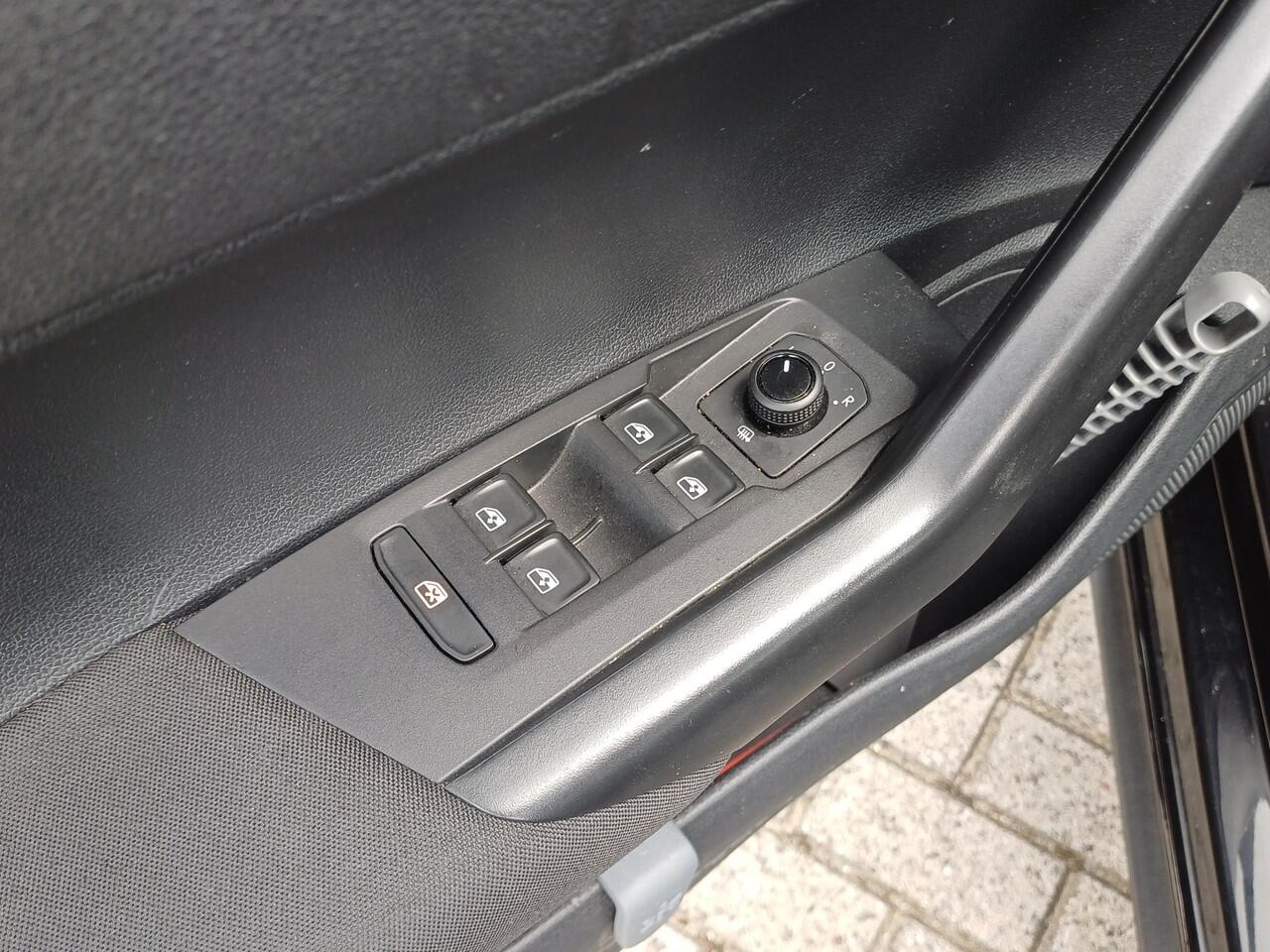 Volkswagen POLO 1.0 TSI R-Line Edition | APPLE CARPLAY/ ANDROID AUTO | CRUISECONTROL | AIRCO | Wij bieden ook financiering mogelijkheden aan.