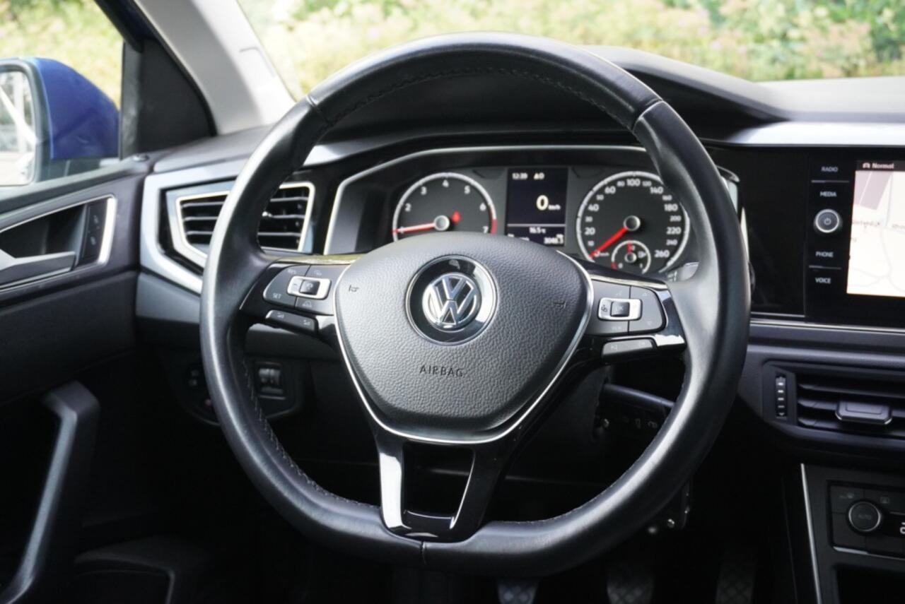 Volkswagen POLO 1.0 TSI Highline 116PK CarPlay | Park. sensoren | Navigatie | Cl