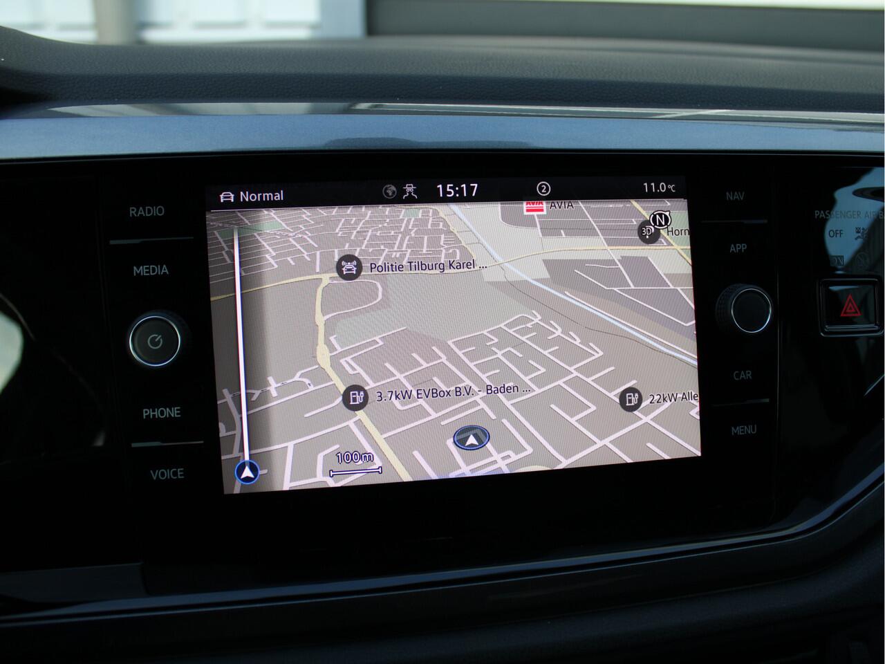 Volkswagen POLO 1.0 TSI Automaat Highline Business R /NAVI/PDC/ACC/16'LM/Drive select/LED/DAB+/Apple carplay/Donker glas/NAP! 1e eig!