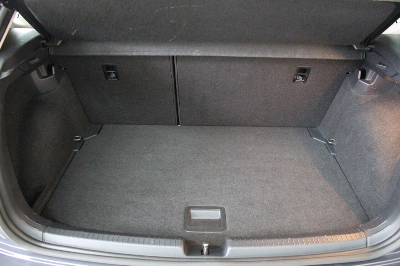 Volkswagen POLO 1.0 TSI Life Navigatie | Airco | Lichtmetalen Velgen | Parkeersensoren |