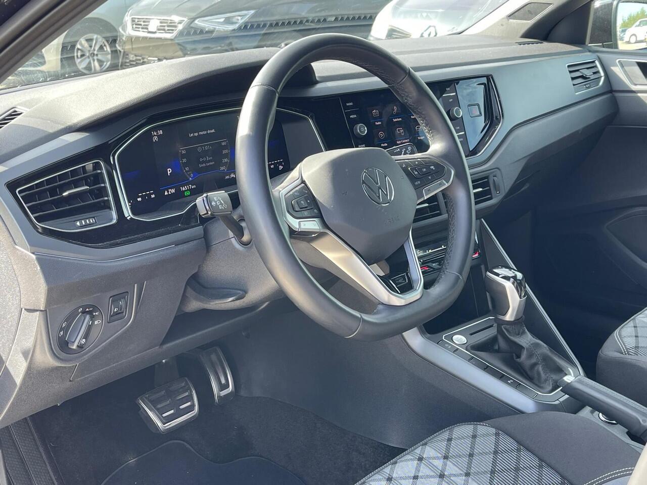 Volkswagen POLO 1.0 TSI R-Line / Achteruitrijcamera / Keyless / Stoelverwarming / Getint / Glas / 16'' LMV / VW