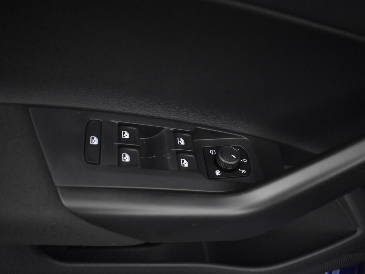 Volkswagen POLO Life Edition 1.0 TSI 95 pk 5 versn. Hand · achteruitrijcamera · regensensor ·