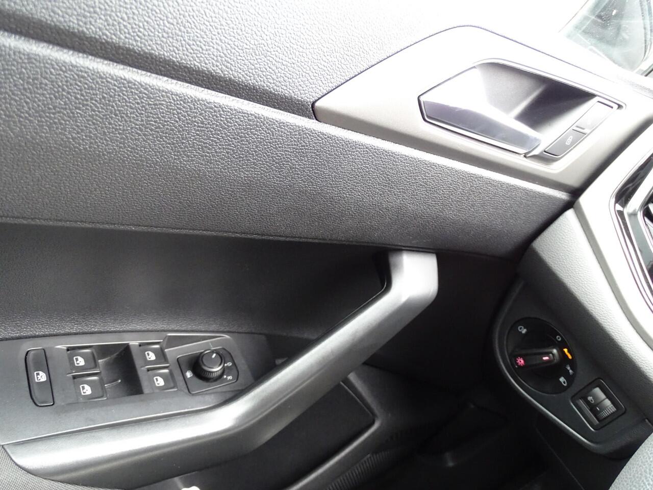 Volkswagen POLO 1.0 Tsi comfortline AUTOMAAT | VIRTUAL DISPLAY | STOELVERWARMING | NAVIGATIE | APPLE CARPLAY | KEYLESS ENTRY/GO | PARKEERSENSOREN VOOR EN ACHTER | CRUISE CONTROL |