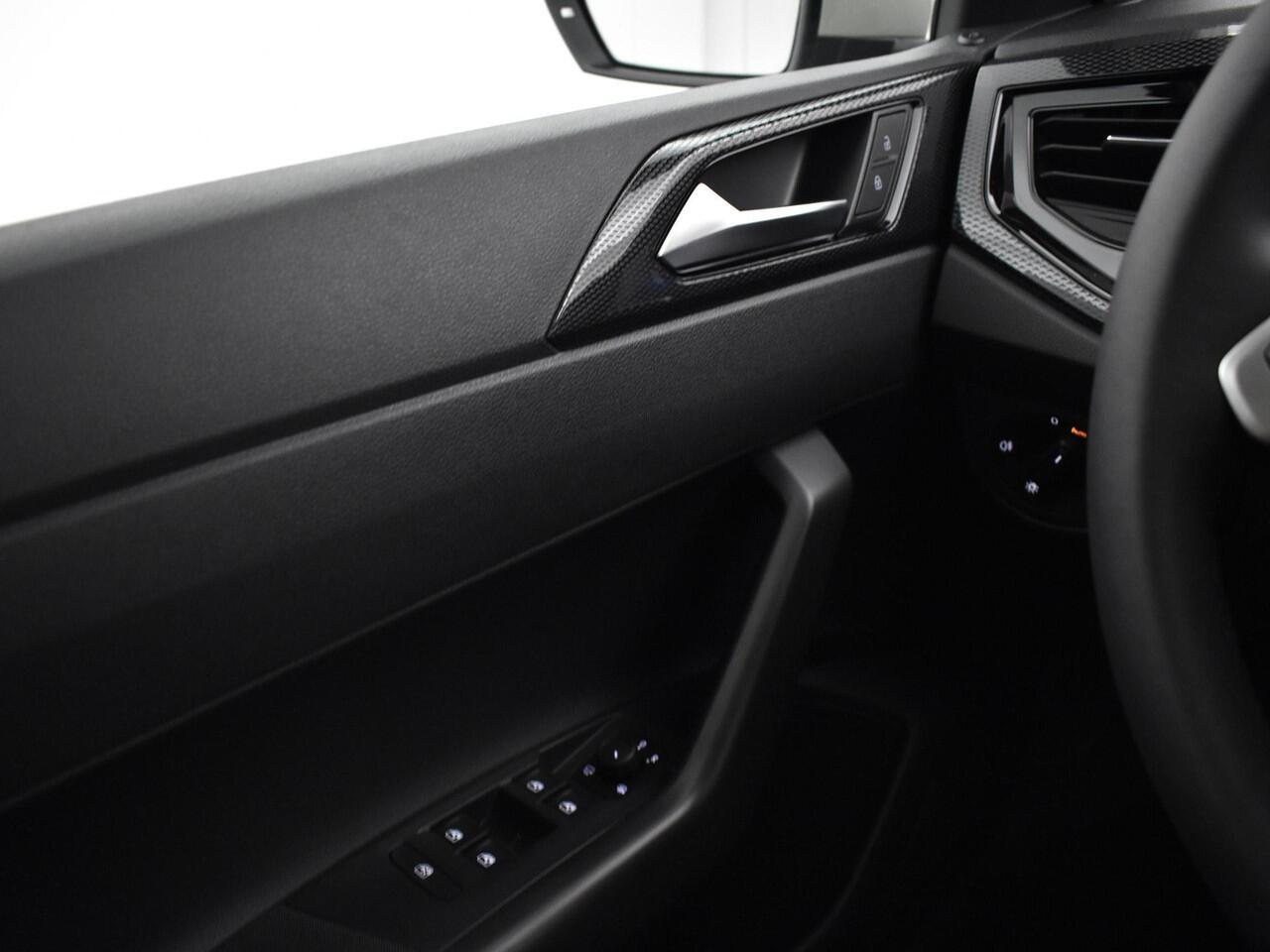 Volkswagen POLO Life Edition 1.0 TSI 95 pk 5 versn. Hand · Airconditioning automatisch, 2-zone (climatronic) · MEGA Sale