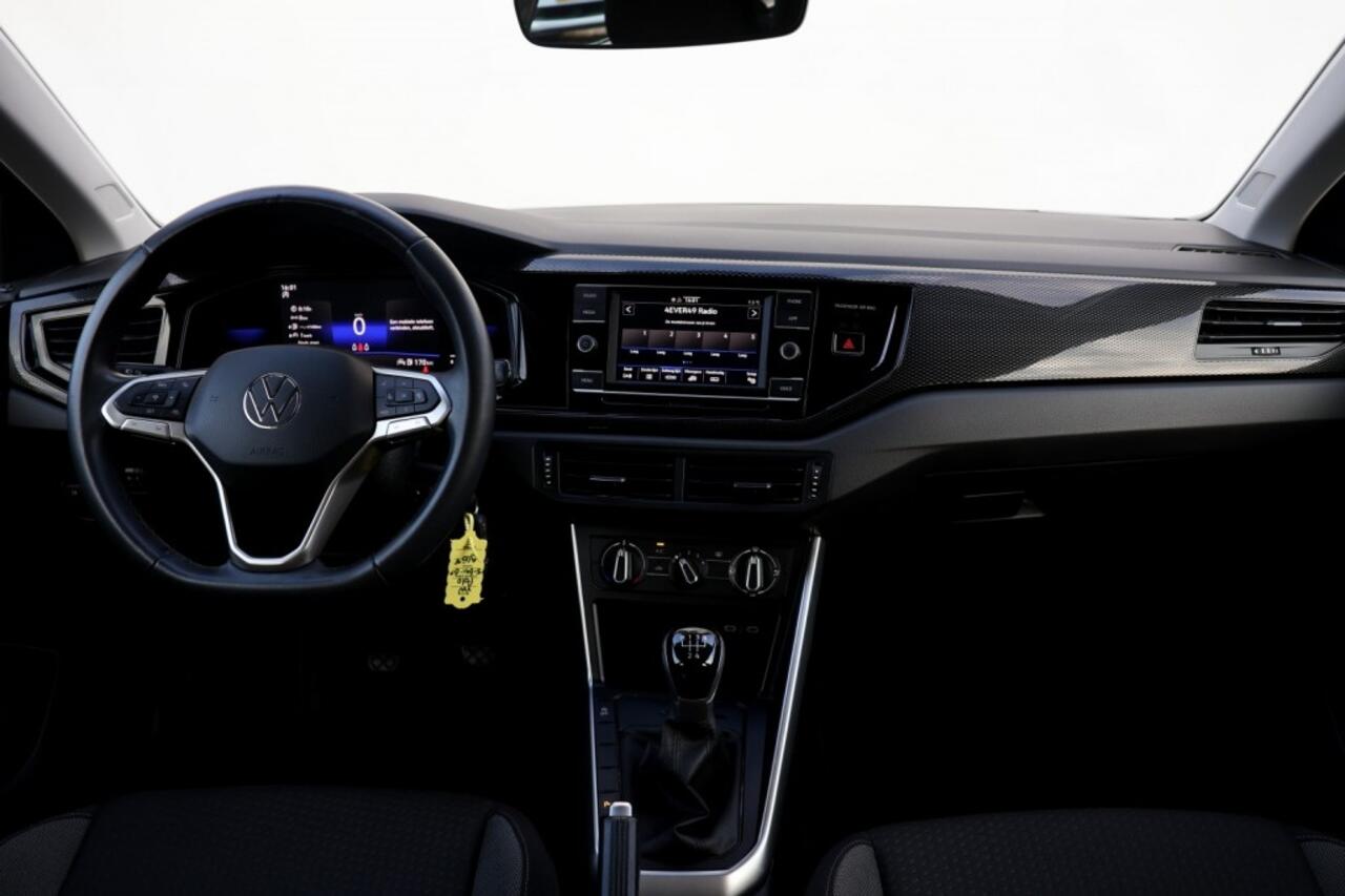 Volkswagen POLO 1.0 TSI Go - 95 pk **Carplay / PDC / ACC