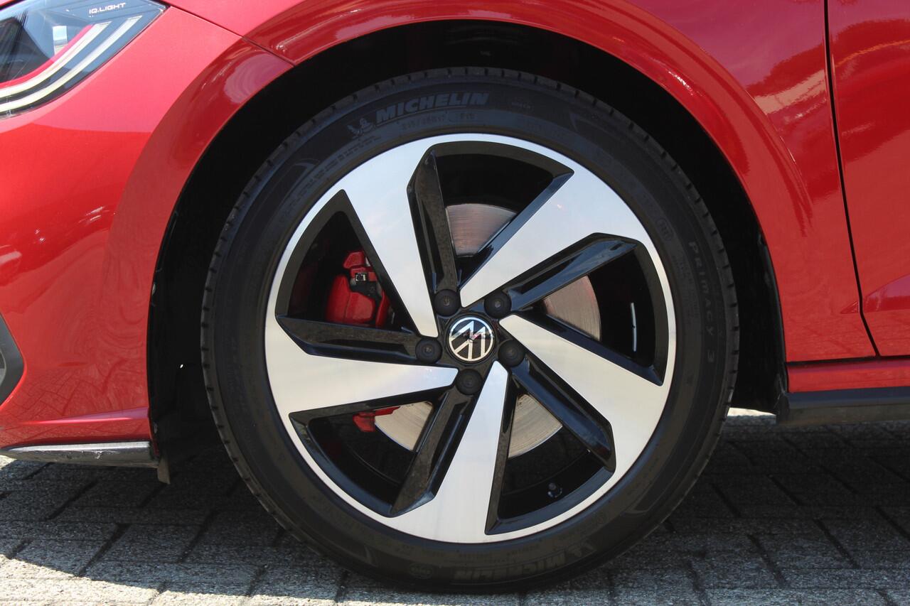 Volkswagen POLO 2.0 TSI GTI Navigatie/Apple carplay/Virtual cockpit/Stoelverwarming/Parkeersensoren rondom/Cruise control/Airco/Multifunctioneel stuurwiel/17'' Lichtmetalen velgen.