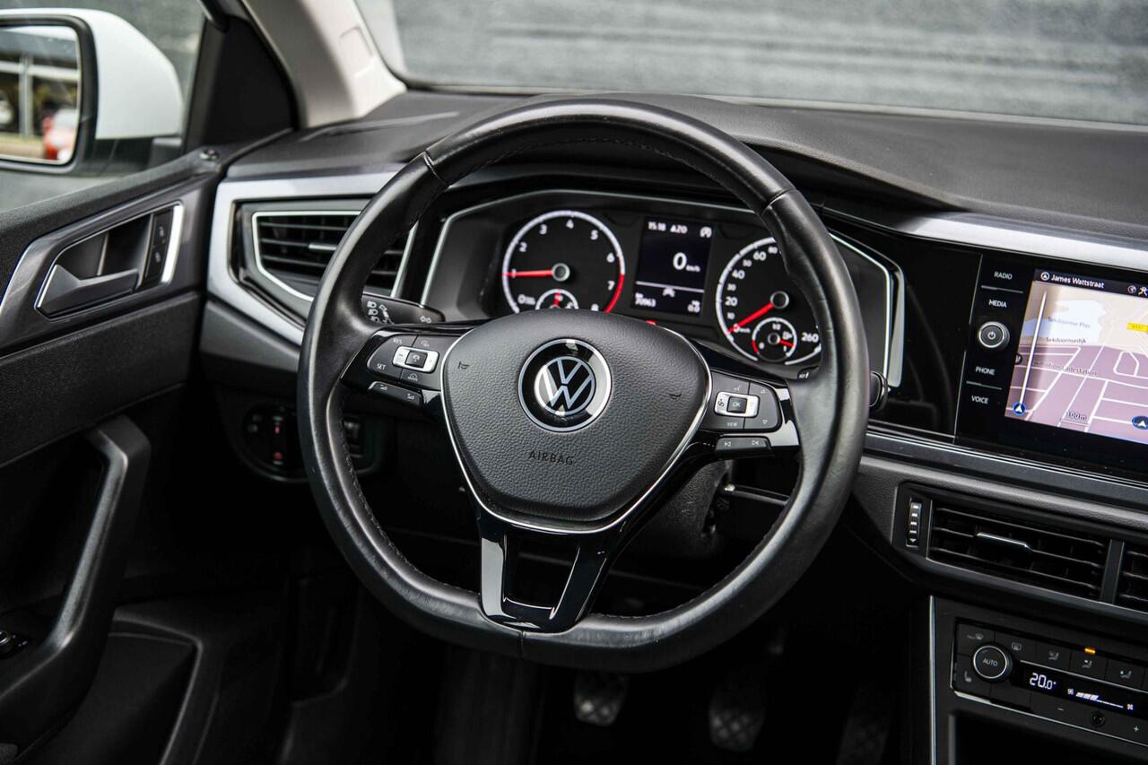 Volkswagen POLO 1.0 TSI Highline | Stoelverwarming | Parkeersensoren | Navigatie