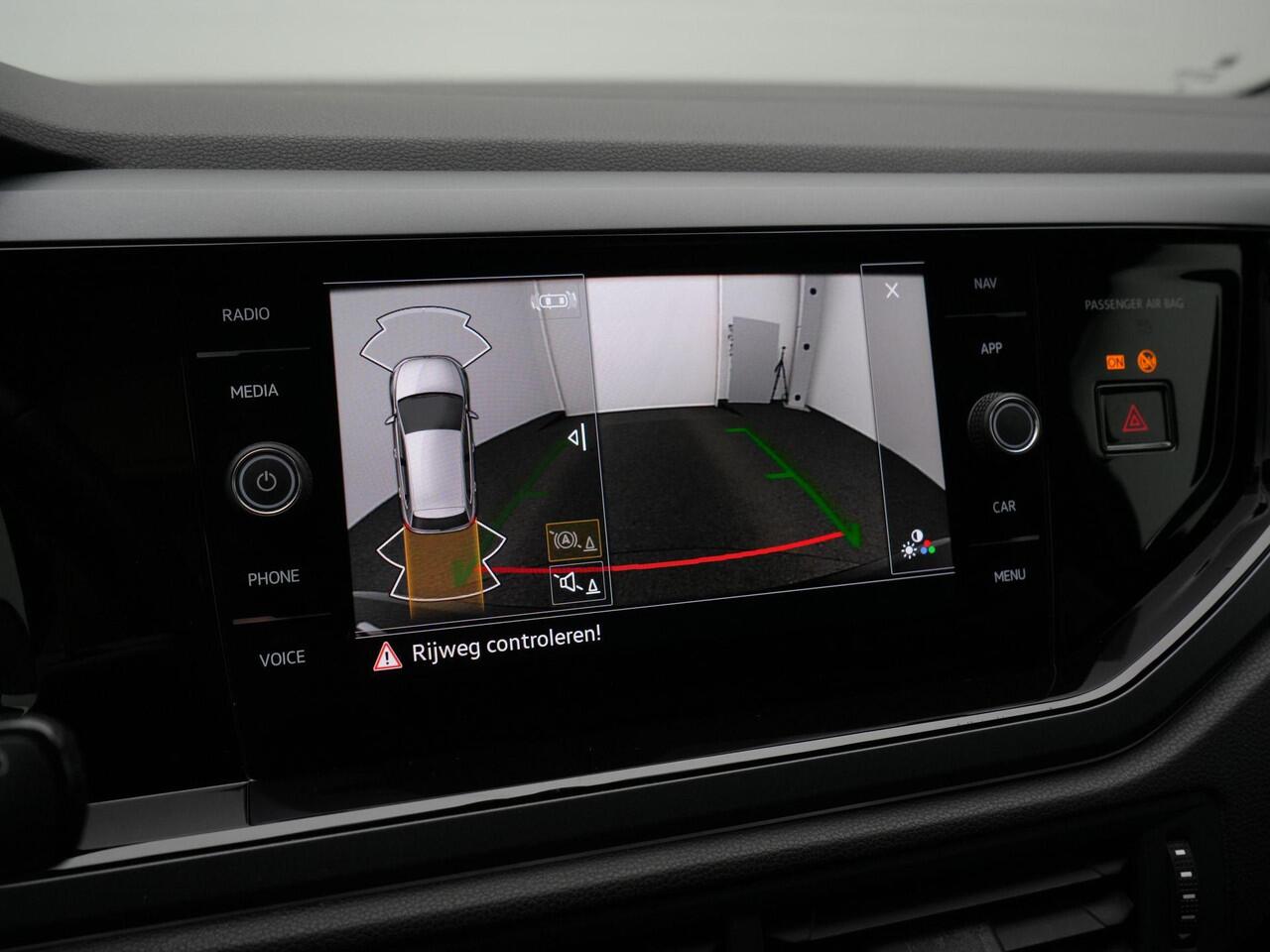 Volkswagen POLO 1.0 TSI 95 pk DSG R-Line | Panoramadak | IQ Light | Achteruitrijcamera | Navigatie