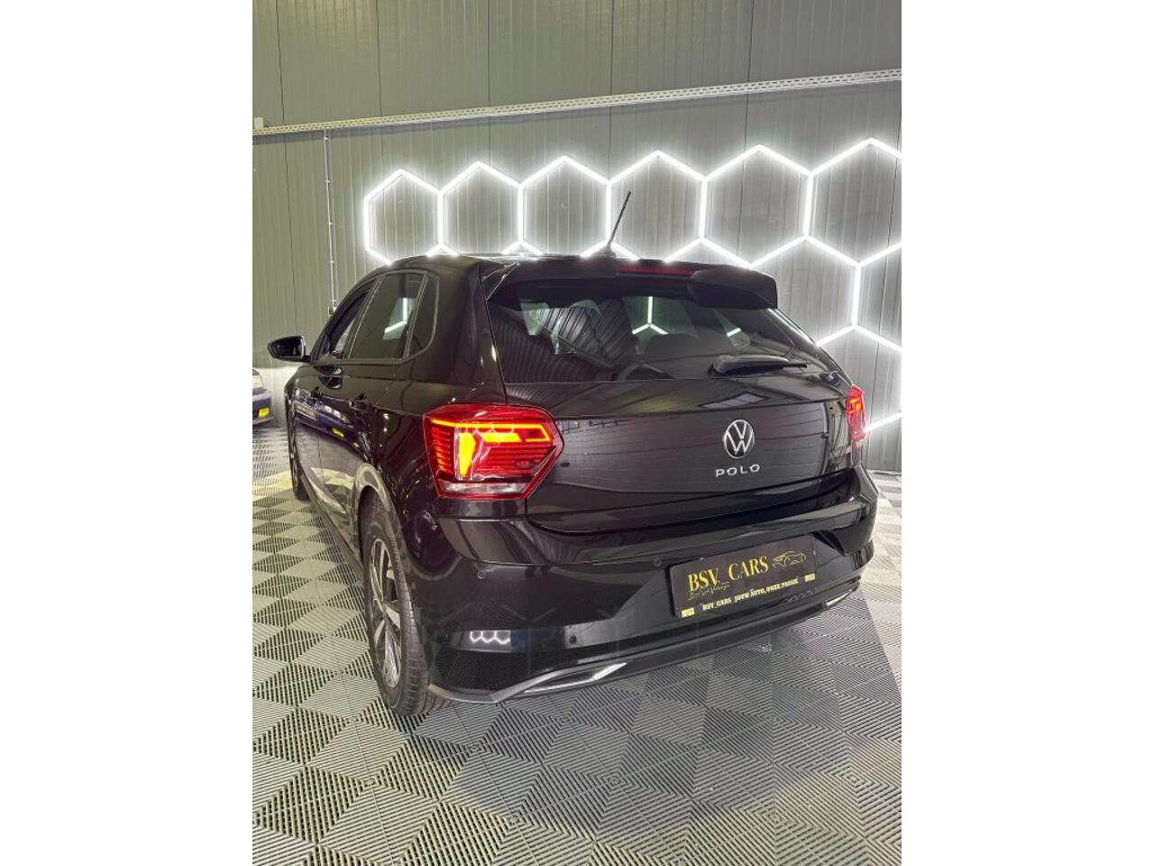 Volkswagen POLO R-Line 1.0 Tsi Dsg Bj2021 31dkm!!! Financiering mogelijk