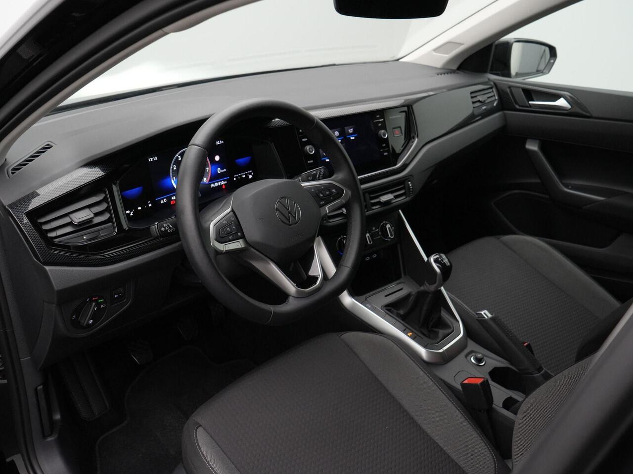 Volkswagen POLO 1.0 TSI 95 pk Life | Navigatie | Parkeersensoren voor/achter | Adaptive Cruise | Carplay