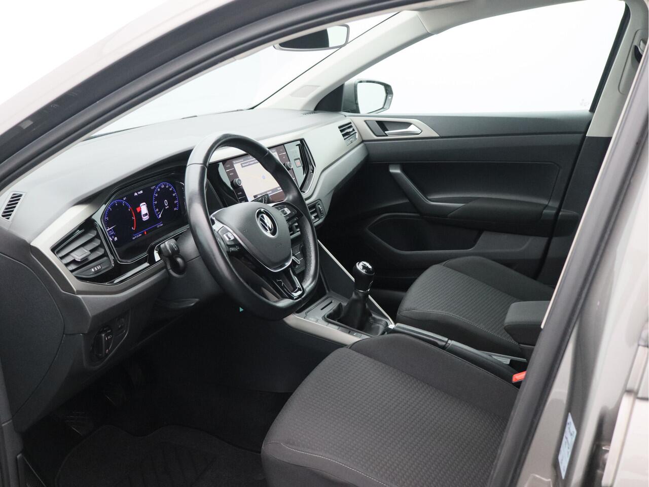 Volkswagen POLO 1.0 TSI Comfortline/ pdc voor en achter/ zeer mooi!