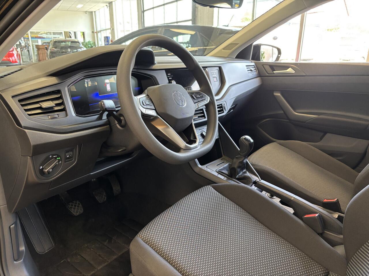 Volkswagen POLO 2025 Edition Black * 16 INCH * STOELVERWARMING * PDC