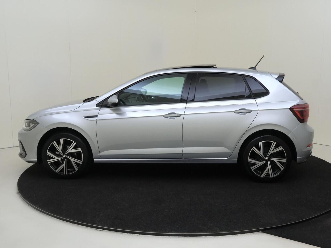 Volkswagen POLO R-Line Edition | 'App-Connect' draadloze smartphone integratie | Achterlichten LED | Afstandscontrolesysteem (Front Assist)