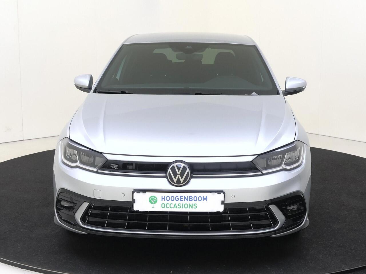 Volkswagen POLO 1.0 TSI R-Line | Digital cockpit Pro | Achteruitrijcamera | Climate control | Adaptieve cruise control | CarPlay | Elektrisch inklapbare buitenspiegels | Getint glas |