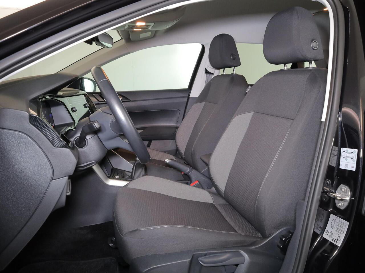 Volkswagen POLO 1.0 TSI Life 95 pk | Verlengde garantie | Navigatie | Parkeersensoren | Achteruitrijcamera | Adaptieve cruise control | Stoelverwarming |