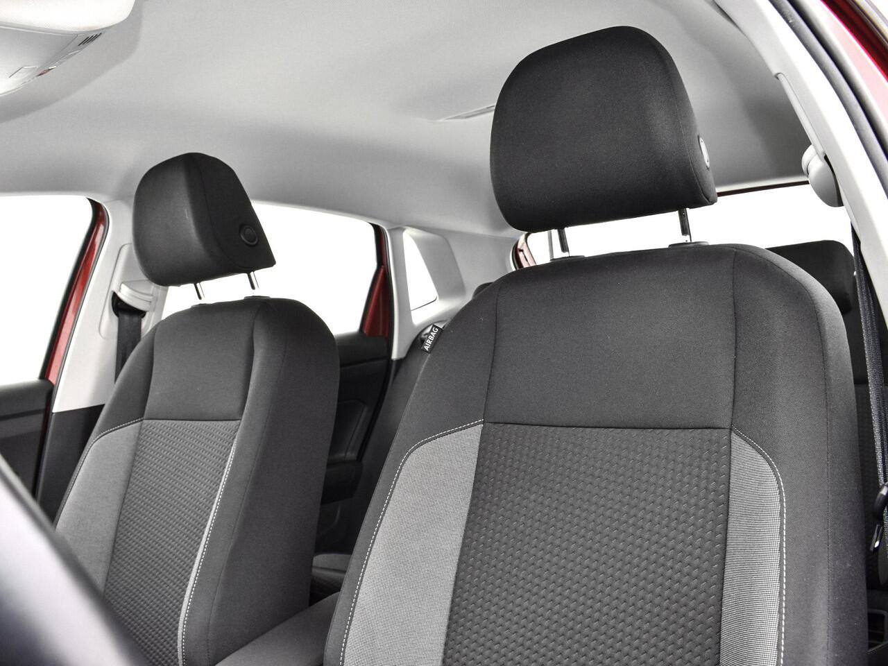 Volkswagen POLO 1.0 TSI 95pk Life · Apple/Android Car Play · P-Sensoren · Airco · DAB · ACC · 15'' Inch · Garantie t/m 13-02-2027 of 100.000km