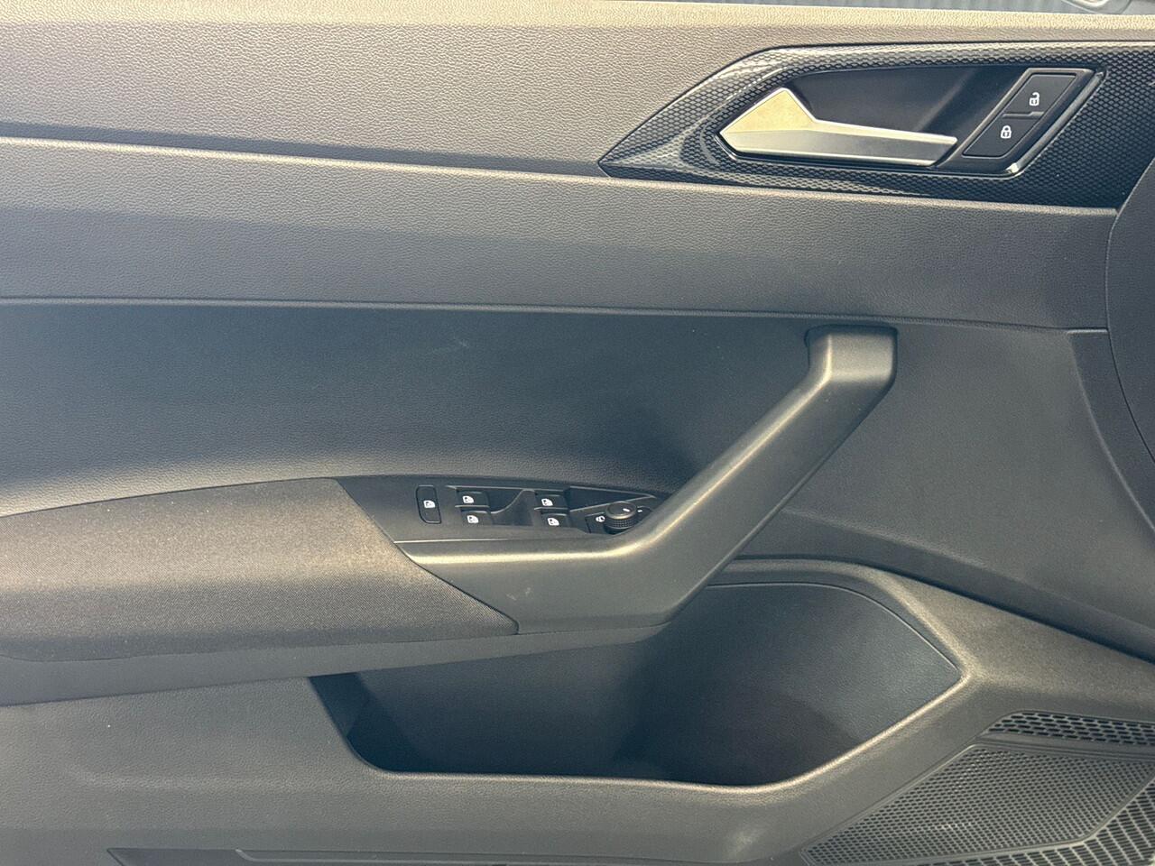 Volkswagen POLO 1.0 95pk TSI Life Edition Voorstoelen verwarmbaar | Airconditioning automatisch | Velgen 'Essex', 15 inch