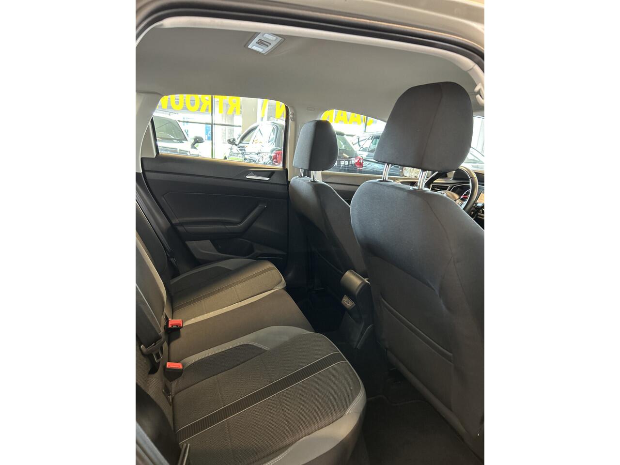 Volkswagen POLO 1.0 TSI Highline | Adaptieve cruise control | Climate control | Adaptief onderstel | Apple carplay | Parkeersensoren v+a | Navigatie | Nederlands geleverd