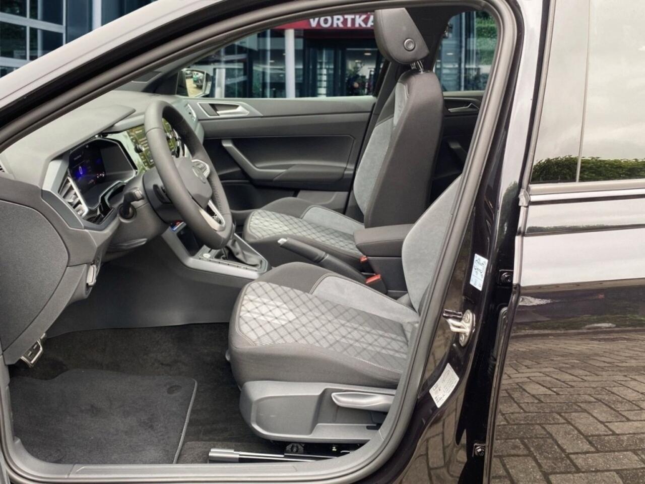 Volkswagen POLO 1.0 TSI DSG R-LINE PANO-DAK/KEYLESS/CAMERA/CARPLAY/ACC/STOELVERW