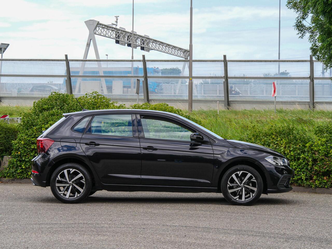 Volkswagen POLO 1.0 TSI 95PK Automaat Life Business | NAVIGATIE | CAMERA | CARPLAY | CRUISE CONTROL |