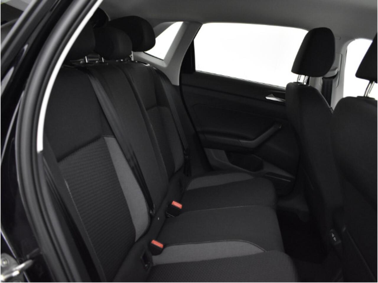 Volkswagen POLO Life Edition 1.0 TSI 95 pK 5 versn. Hand · Achteruitrijcamera · regensensor ·
