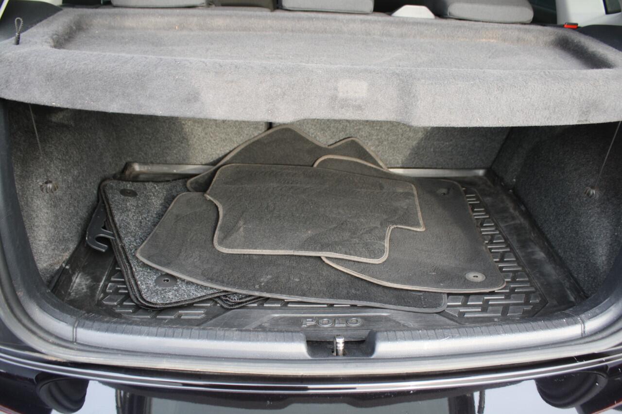 Volkswagen POLO 1.6 TDI Highline Business R - RIJKLAAR - AUTOMAAT - NAVIGATIE - APPLE CARPLAY