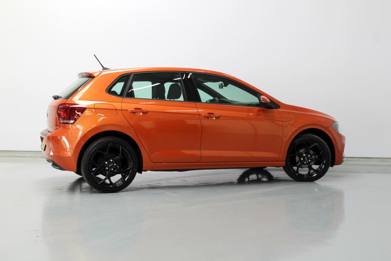 Volkswagen POLO 1.0 TSI Comfortline Business 96PK, AUTOMAAT | CARPLAY | ADAPTIEVE CRUISE CONTROLE | CLIMATE CONTROLE | HALF LEER | NAVIGATIE | NIEUWE LM-VELGEN/BANDEN 18"