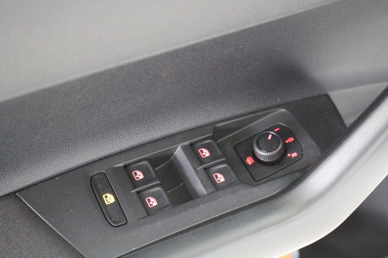 Volkswagen POLO 1.0 TSI Comfortline Navigatie | Lichtmetalen velgen | Airco |