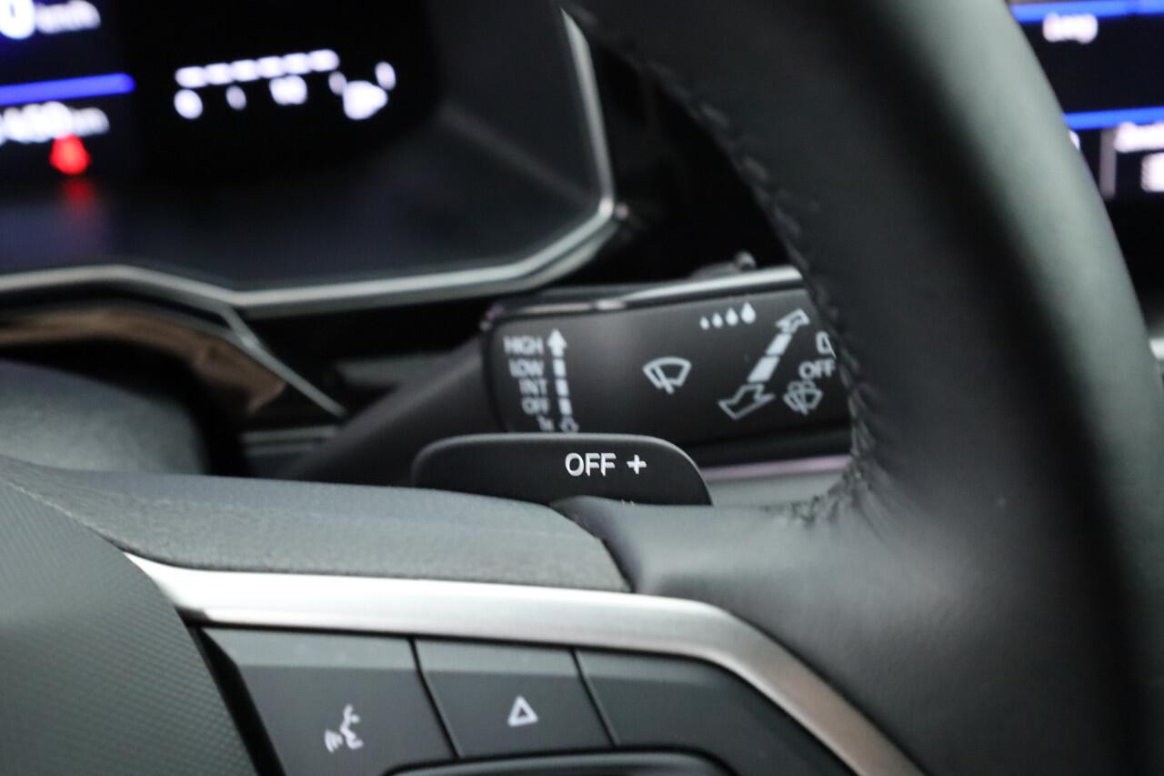 Volkswagen POLO 1.0 TSI R-Line DSG | Apple CarPlay | Camera | Keyless | IQ. Light | Stoelverw. | Adapt. Cruise