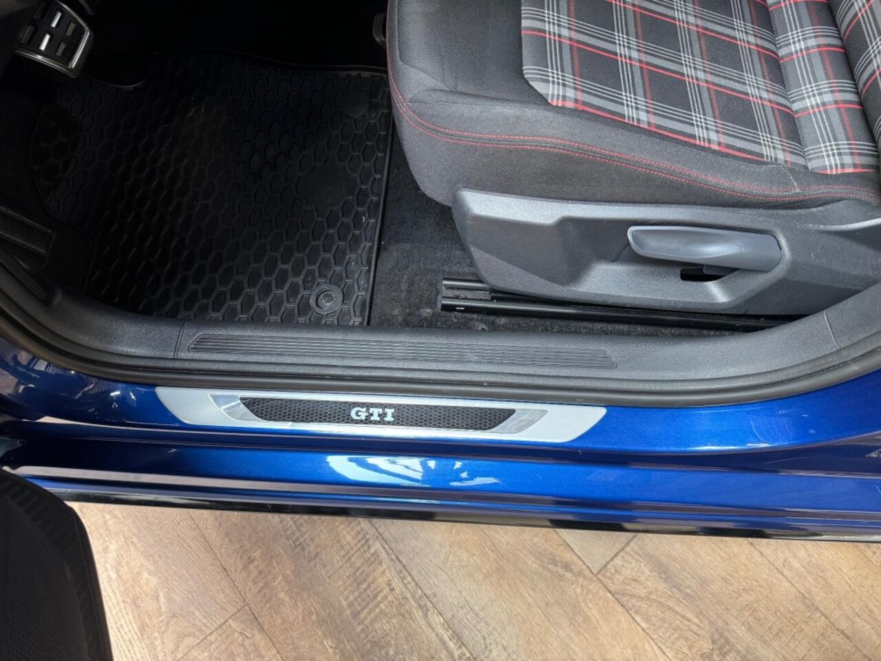 Volkswagen POLO GTI 2.0 TSI / 200pk / DSG / LED / LM18/