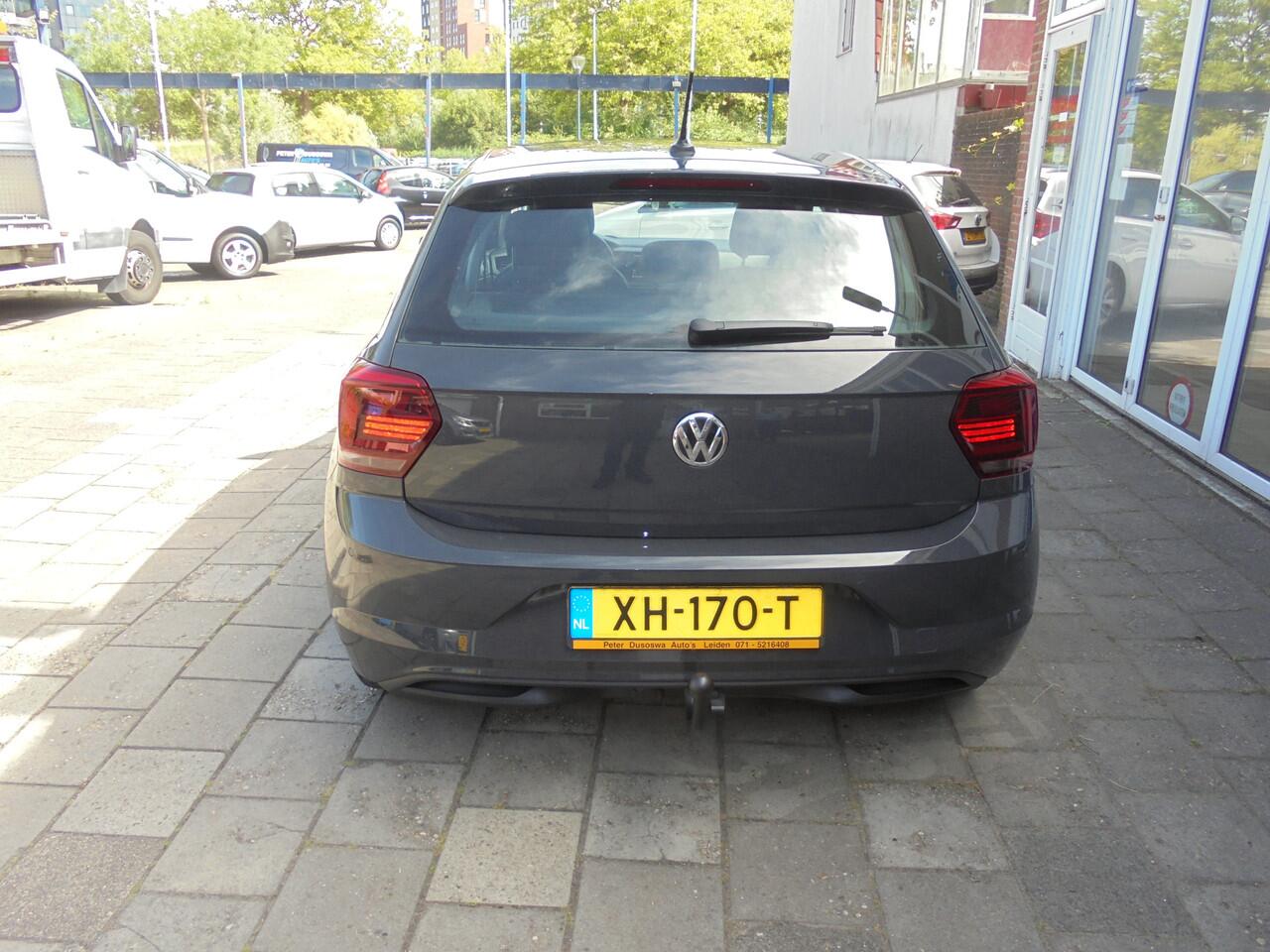 Volkswagen POLO 1.0 MPI Comfortline Business Navigatiesysteem, Parkeerassistentie, Airconditioning, Trekhaak, Lederen Bekleding