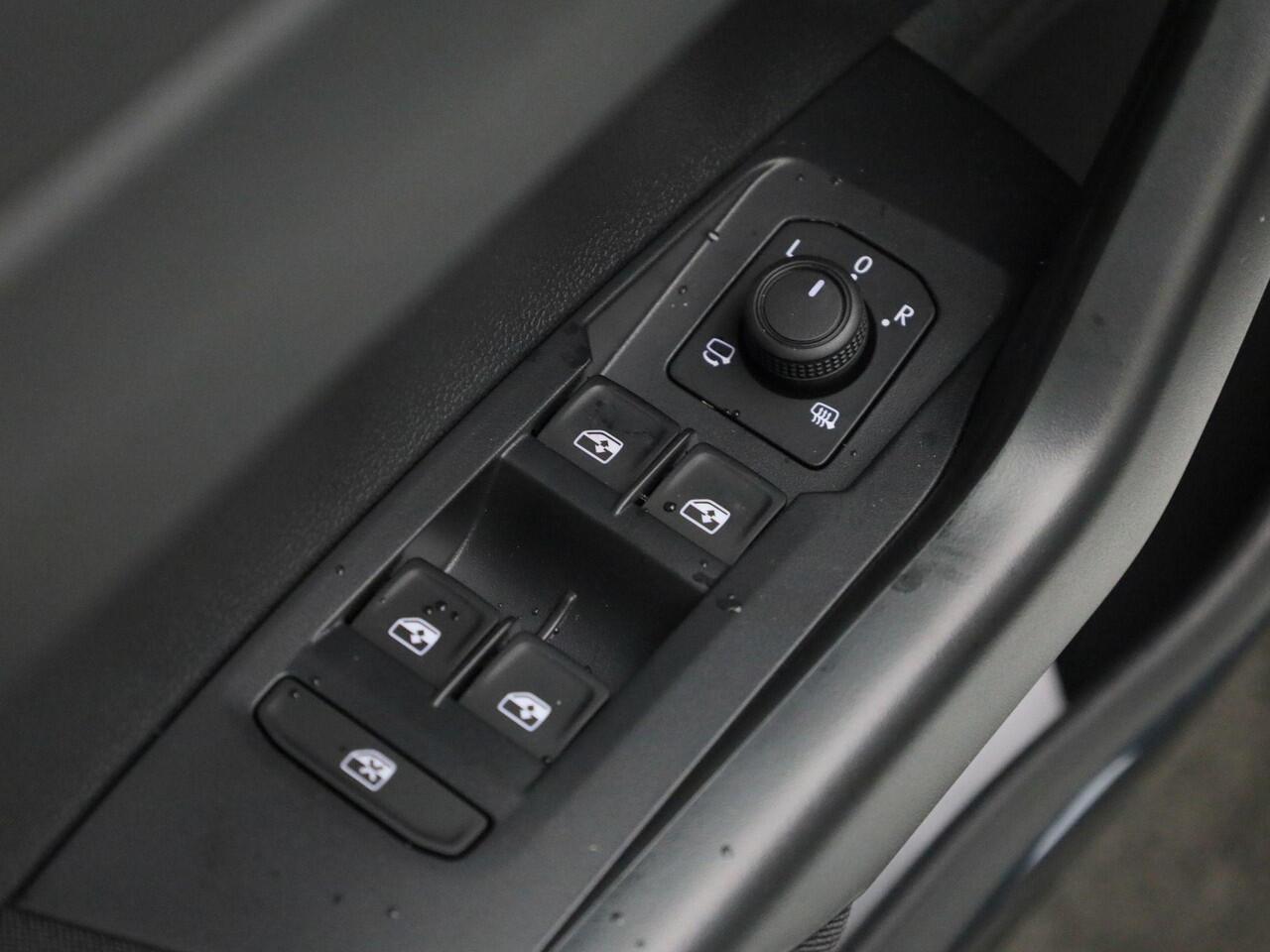 Volkswagen POLO Life Edition 1.0 TSI 95 pk 5 versn. Hand · Achteruitrijcamera · Voorraad OUTLET