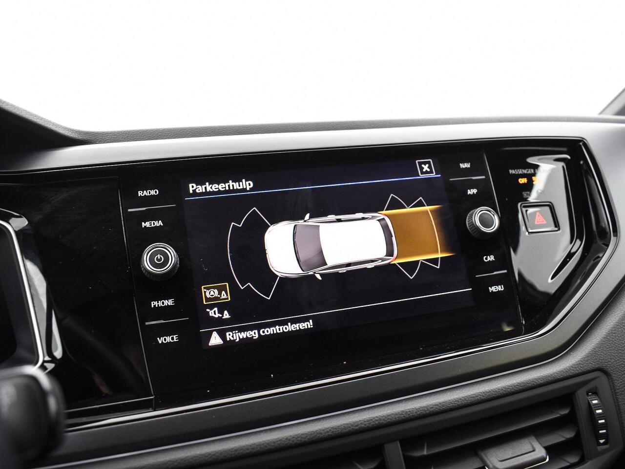 Volkswagen POLO 1.0 TSI 95pk DSG R-Line · Apple/Android Car Play · Navigatie · P-Sensoren · ACC · Climatronic · 16'' Inch · Garantie t/m 10-01-2027 of 100.000km