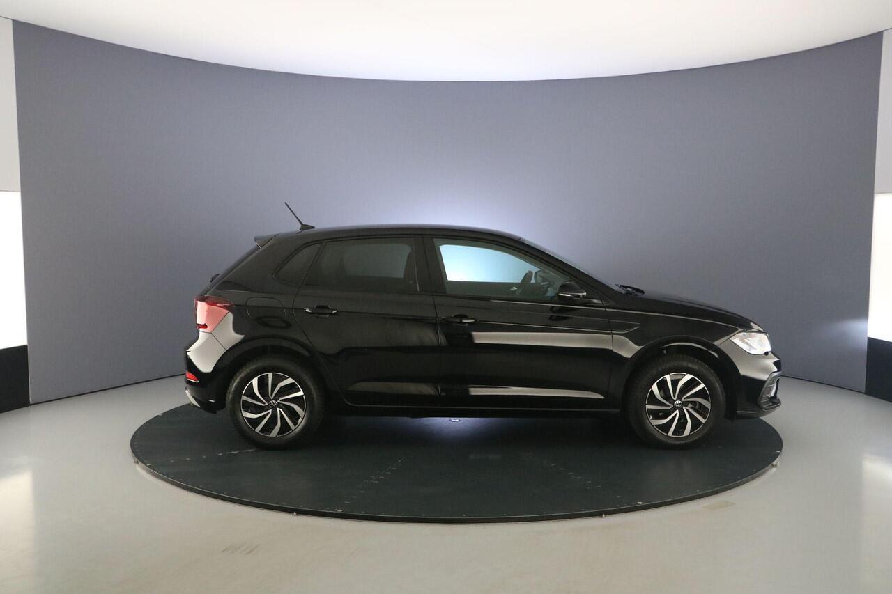 Volkswagen POLO Life Edition 1.0 TSI 95pk Adaptive cruise control, Achteruitrijcamera, LED koplampen, Parkeersensor achter, App connect, Airco, DAB, Radio