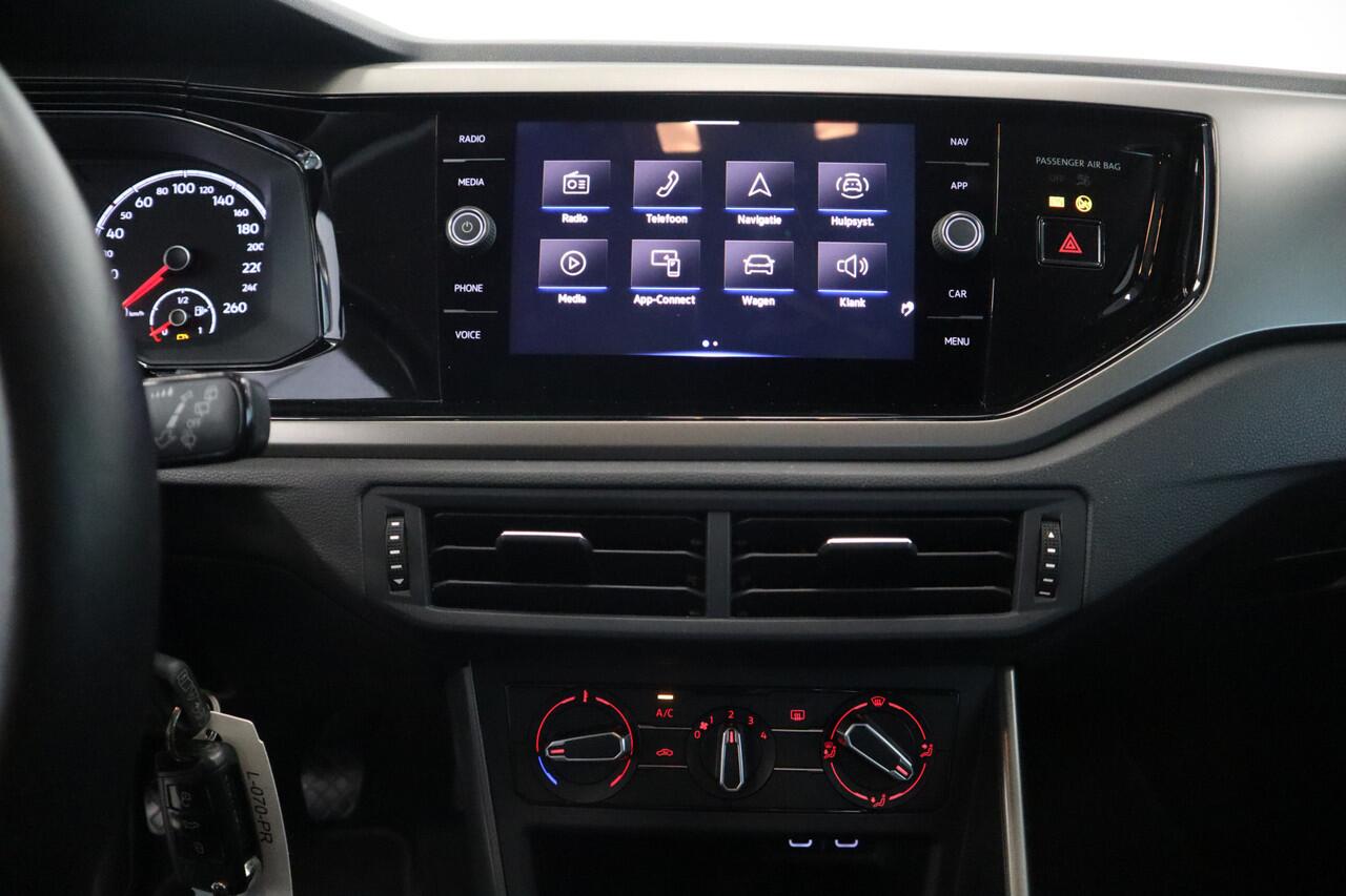 Volkswagen POLO 1.0 TSI R-Line Edition ACC 16''lmv Navigatie 24 maanden garantie mogelijk (*vraag naar de voorwaarden)