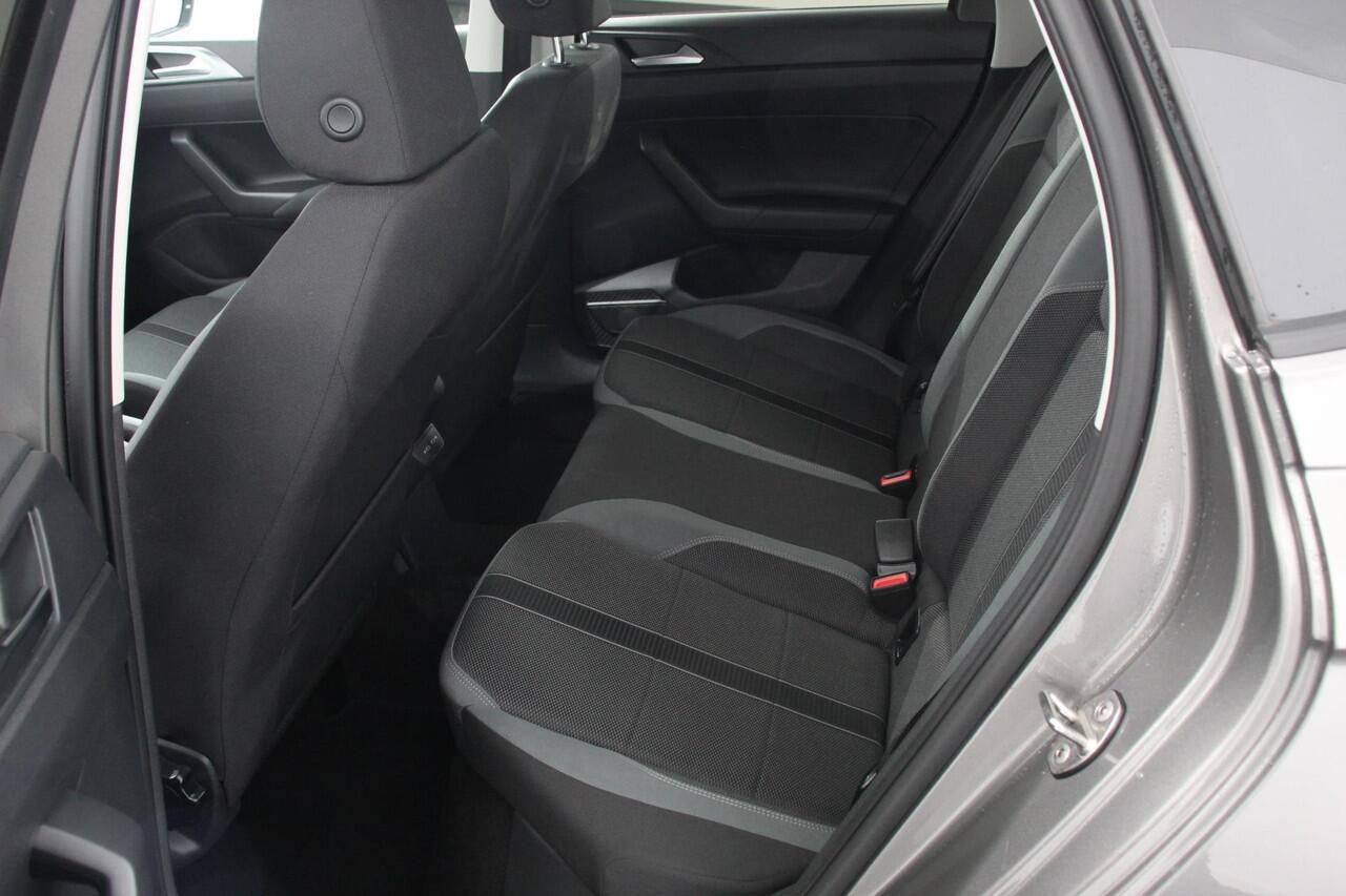 Volkswagen POLO 1.0 TSI 110pk DSG Highline | Navigatie | Apple Carplay/Android Auto | Parkeersensoren | Adaptive Cruise Control | Stoelverwarming | Getinte ramen | Climatronic