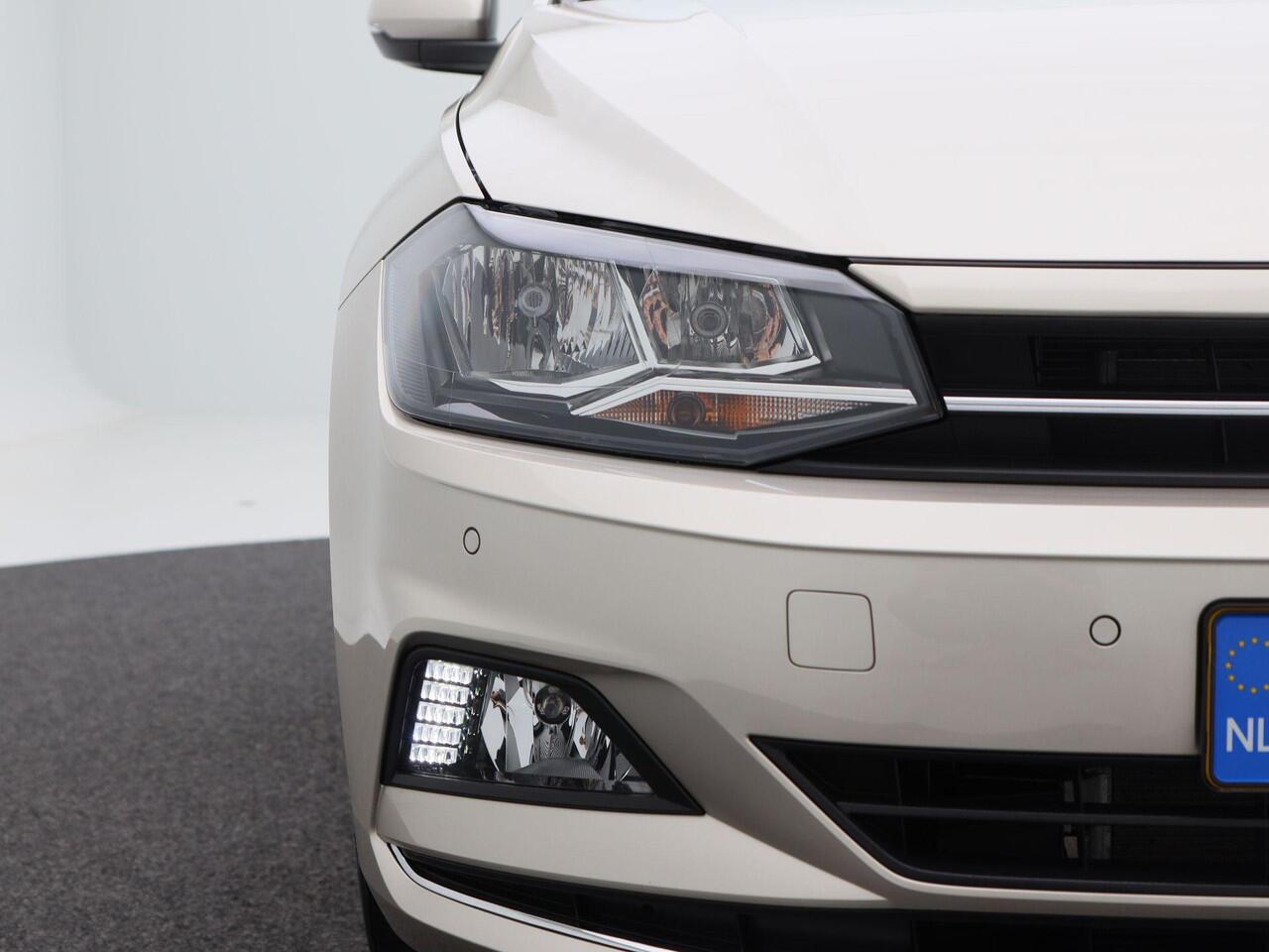 Volkswagen POLO 1.0 TSi Highline | Adaptive Cruise | Carplay | Parkeersensoren | Navigatiesysteem | Climate Control | LED | 16 Inch | 8.703 Km!!