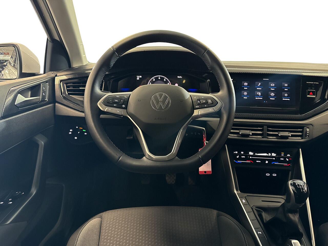 Volkswagen POLO 1.0 95pk TSI Life Edition Voorstoelen verwarmbaar | Airconditioning automatisch | Velgen 'Essex', 15 inch