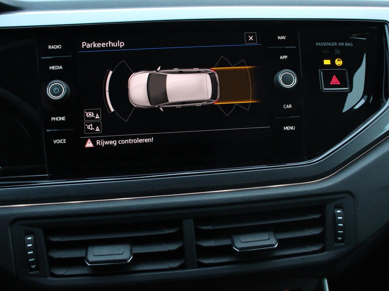 Volkswagen POLO 1.0 TSI 110pk Highline Plus DSG | Apple Carplay/Android Auto | Dab | Parkeer sensoren | Extra Getint Glas | Adaptive Cruise Control