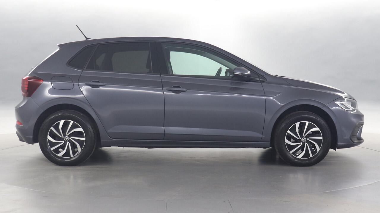 Volkswagen POLO 1.0 TSI 96pk Life Edition / Navigatie / Camera / Stoelverwarming