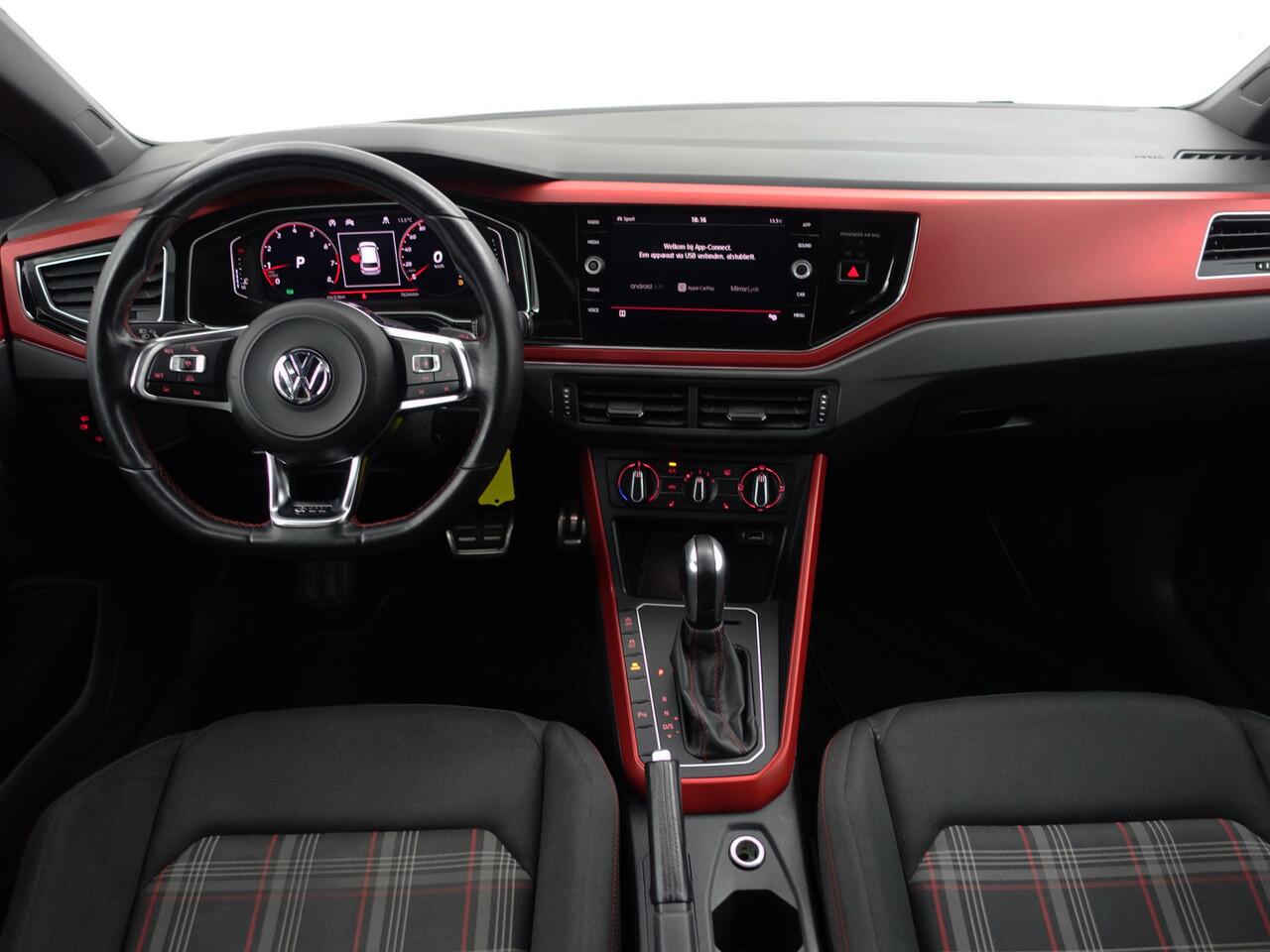 Volkswagen POLO 2.0 TSI GTI Aut- Panoramadak, CarPlay, Android Auto, Stoelverwarming, Dynamic select, Camera