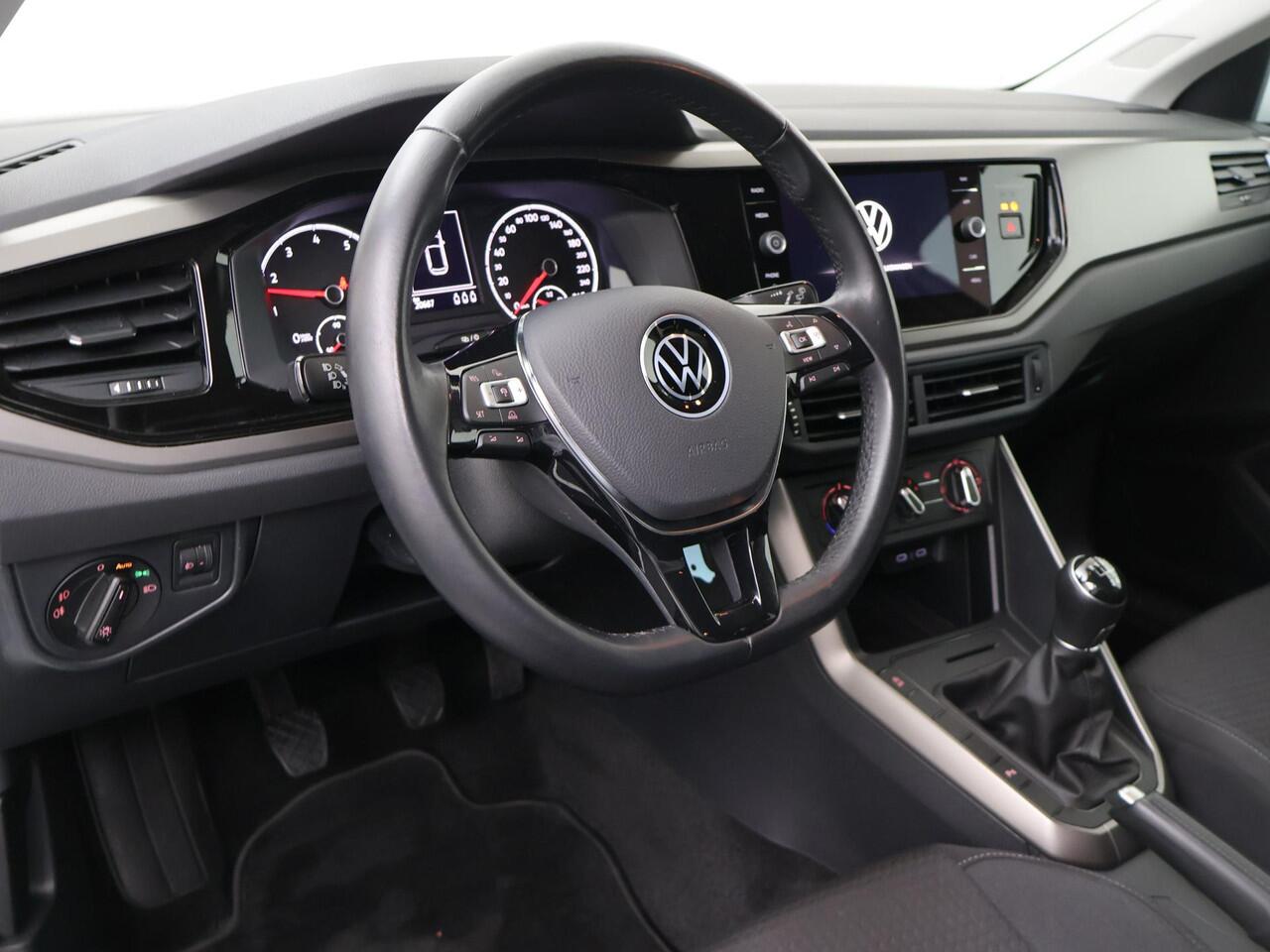 Volkswagen POLO 1.0 TSI R-Line Edition | 95 PK | Parkeersensoren | Navigatiesysteem | Climate control | R-Line |