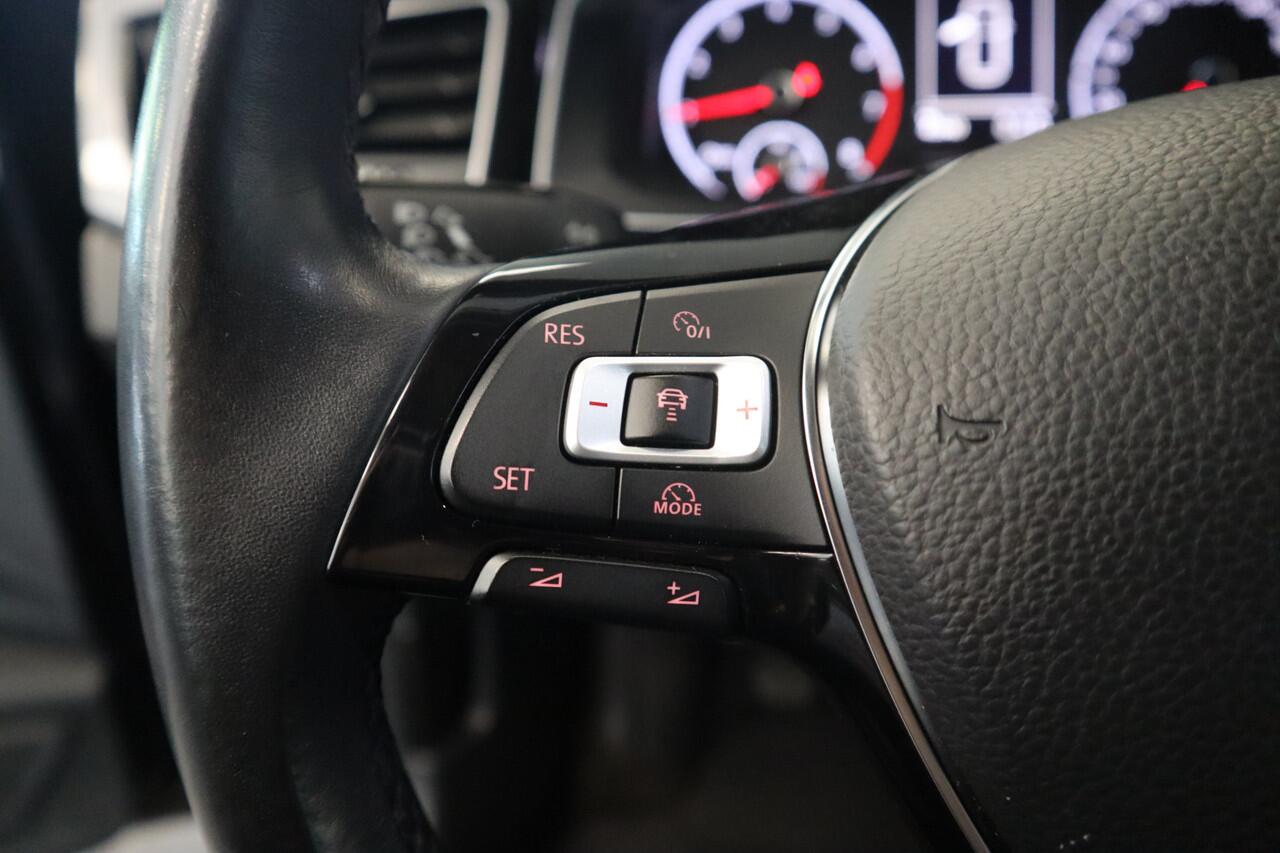 Volkswagen POLO 1.0 TSI Highline R-line Adaptive-Cruise Navigatie 17'Lmv 24 maanden garantie mogelijk (*vraag naar de voorwaarden)