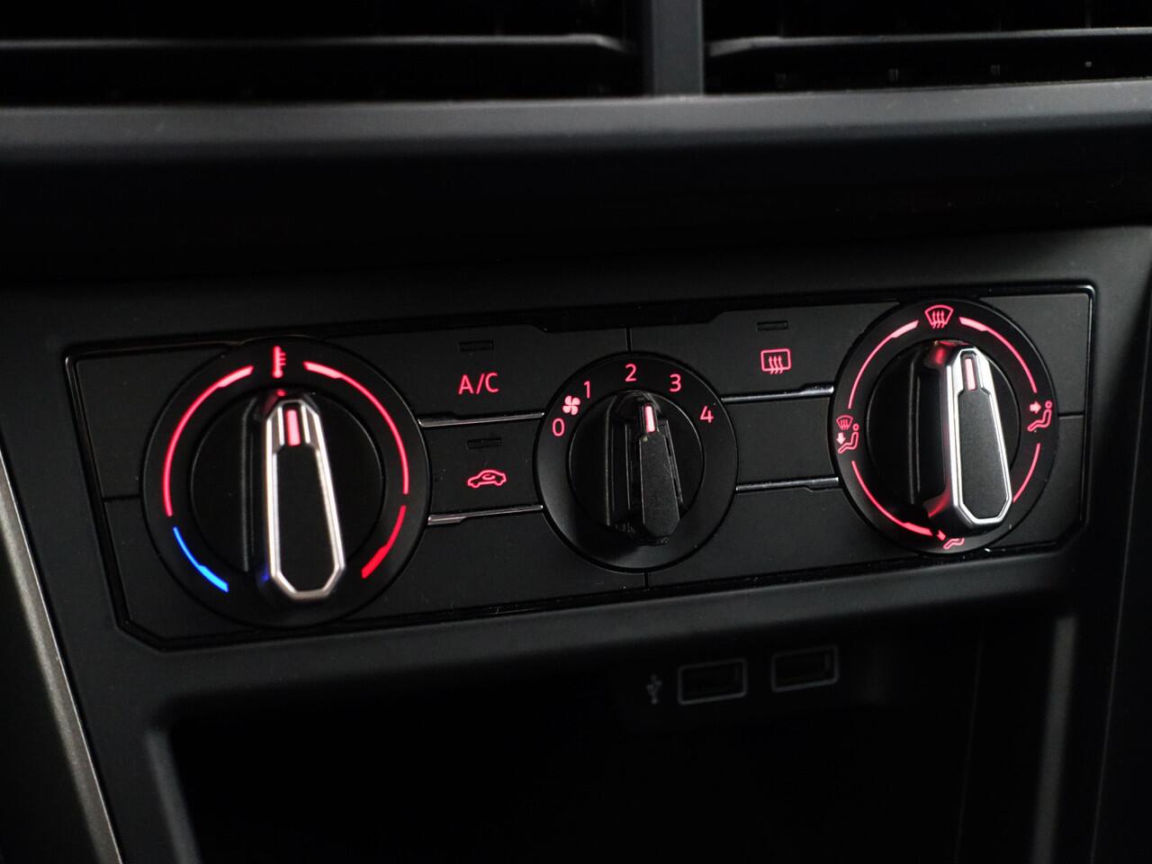 Volkswagen POLO 1.0 TSI R Line Aut- Carplay, Android Auto, Led, Privacy Glass, Navigatie, Cruise