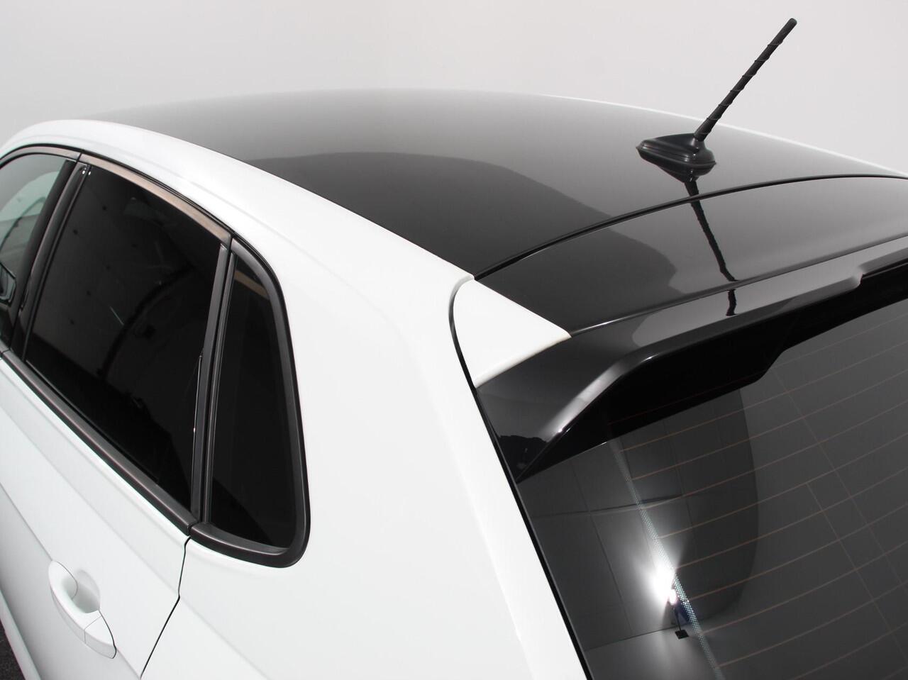 Volkswagen POLO 1.0 TSI R-Line DSG Navigatie App Connect Climate Control DAB LED Parkeer sensoren Cruise control adaptive Lichtmetalen velgen