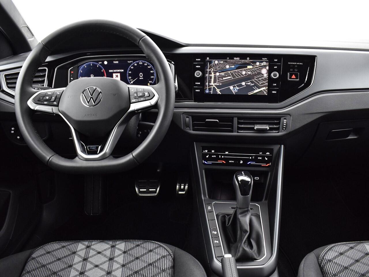 Volkswagen POLO R-Line Edition 1.0 TSI 95 PK 7 versn. DSG · Voorraad Actie · Prijs is inclusief EU 2000,- inruilpremie · Speciaal ingekocht