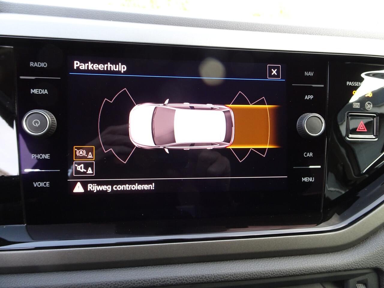 Volkswagen POLO 1.0 TSI Comfortline Airco, navigatie, app-connect, parkeersensoren voor en achter, licht metalen velgen 16 inch, cruise controle, enz.